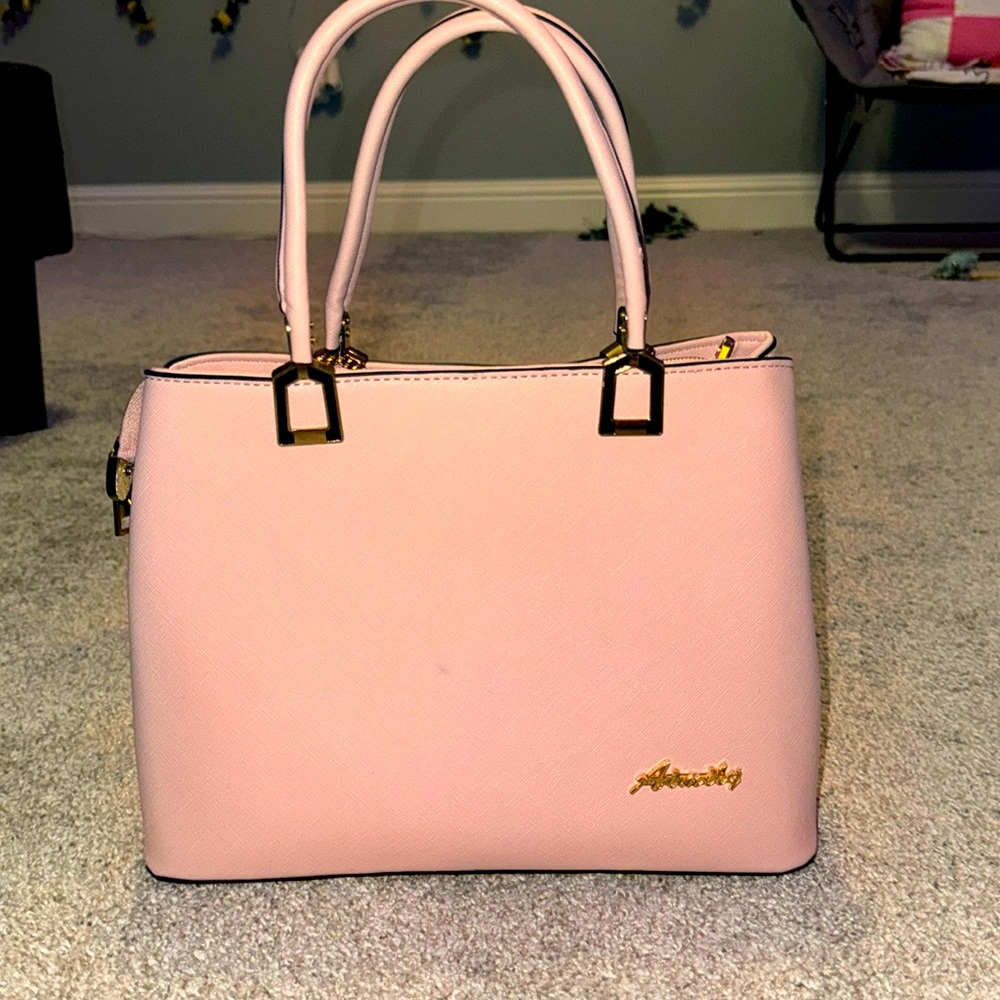Pink aimily purse! Never used